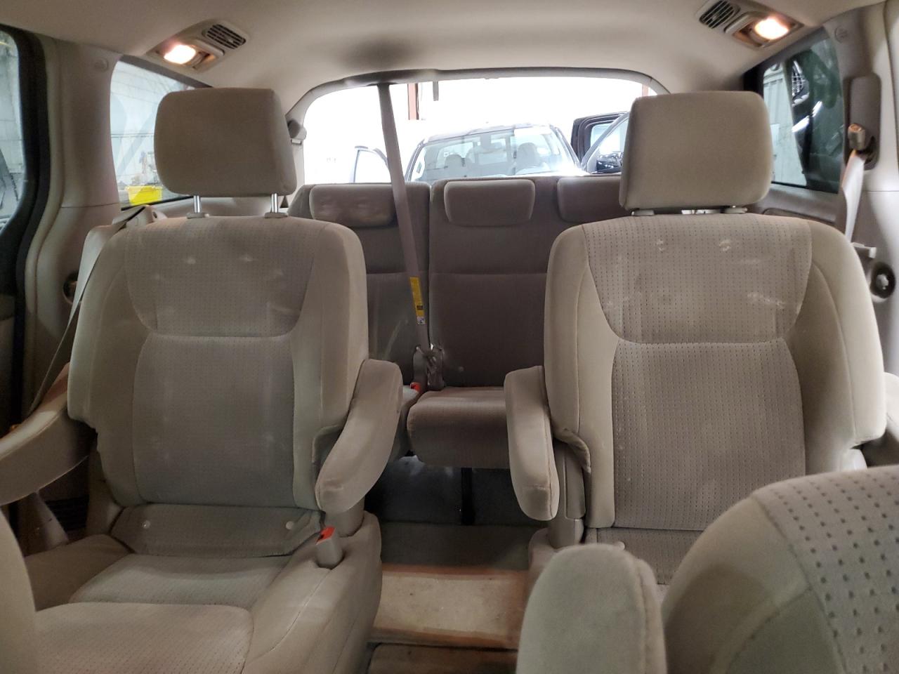 2008 Toyota Sienna - Image 10