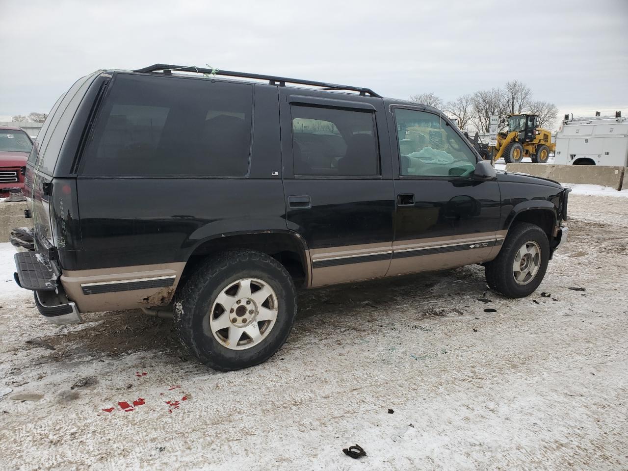 1996 Chevrolet Tahoe - Image 3