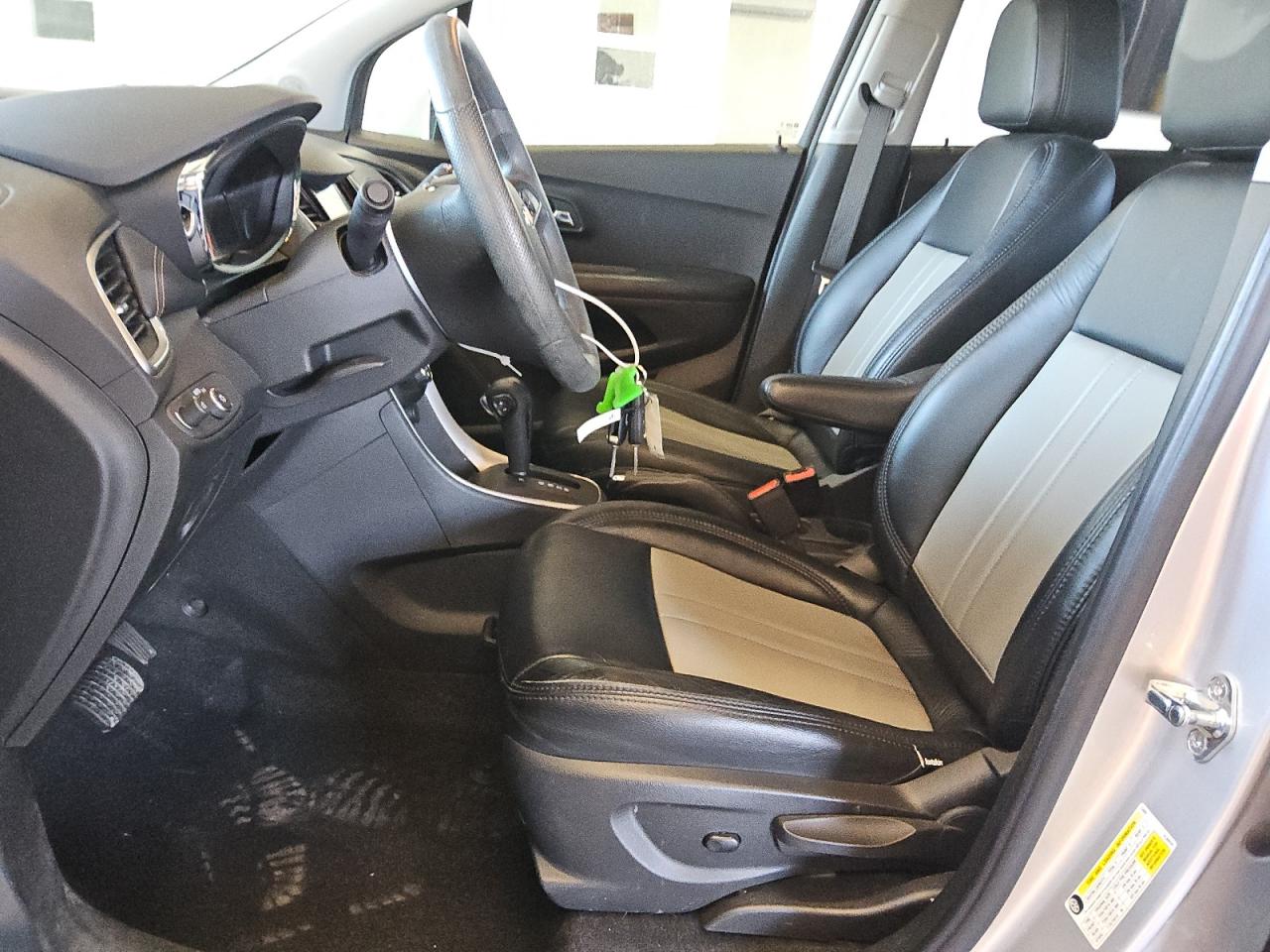 2022 Chevrolet Trax - Image 7
