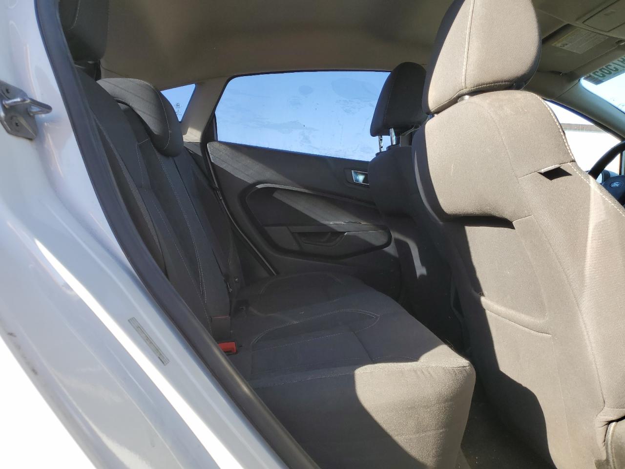 2014 Ford Fiesta - Image 10
