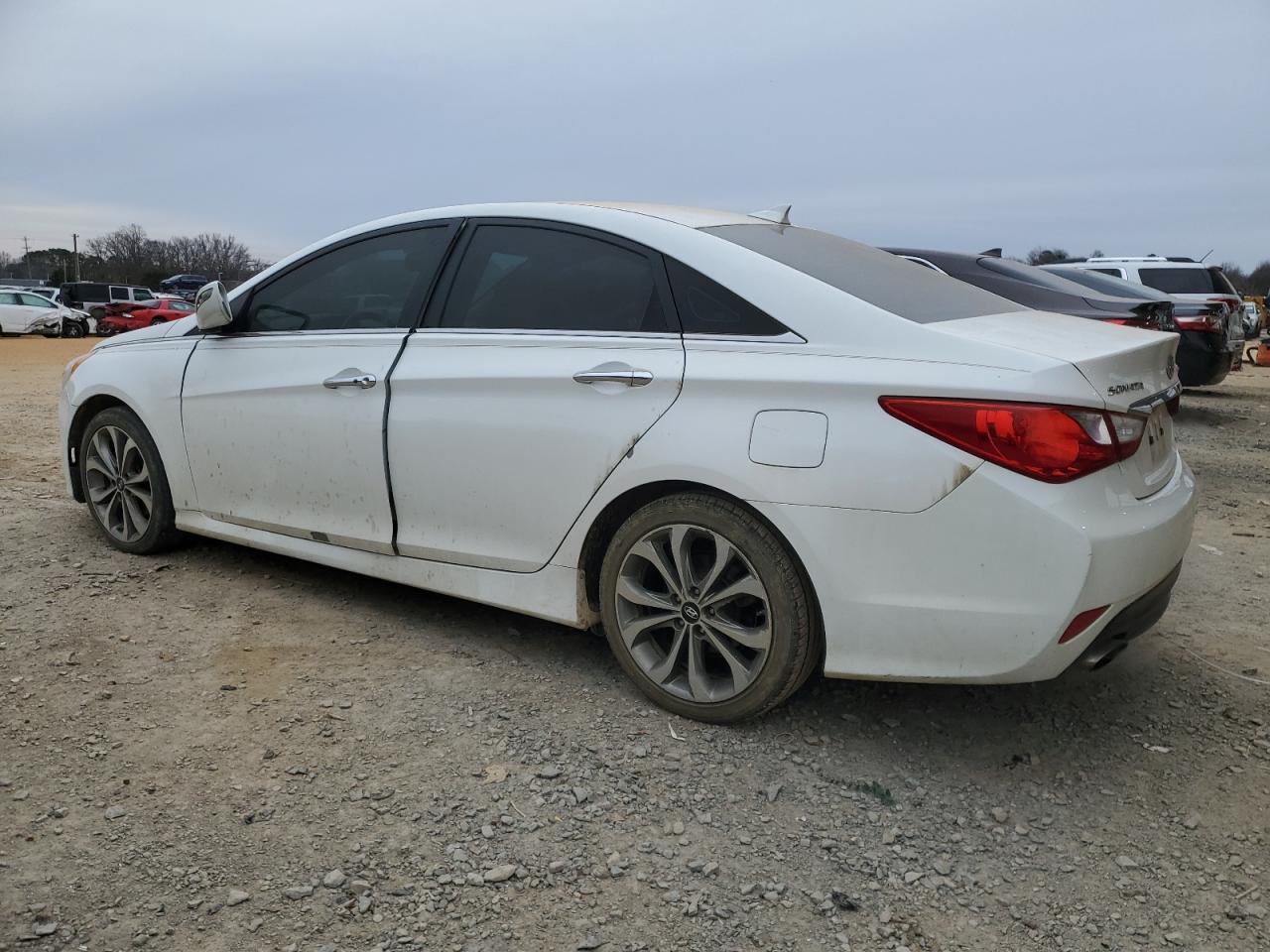 2014 Hyundai Sonata - Image 2