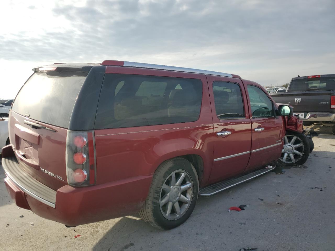 2013 GMC Yukon - Image 3
