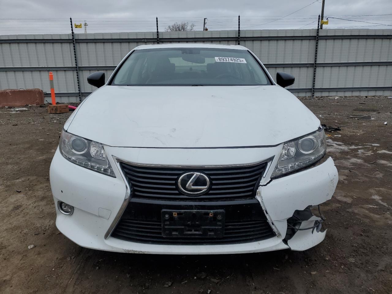 2015 Lexus ES - Image 5