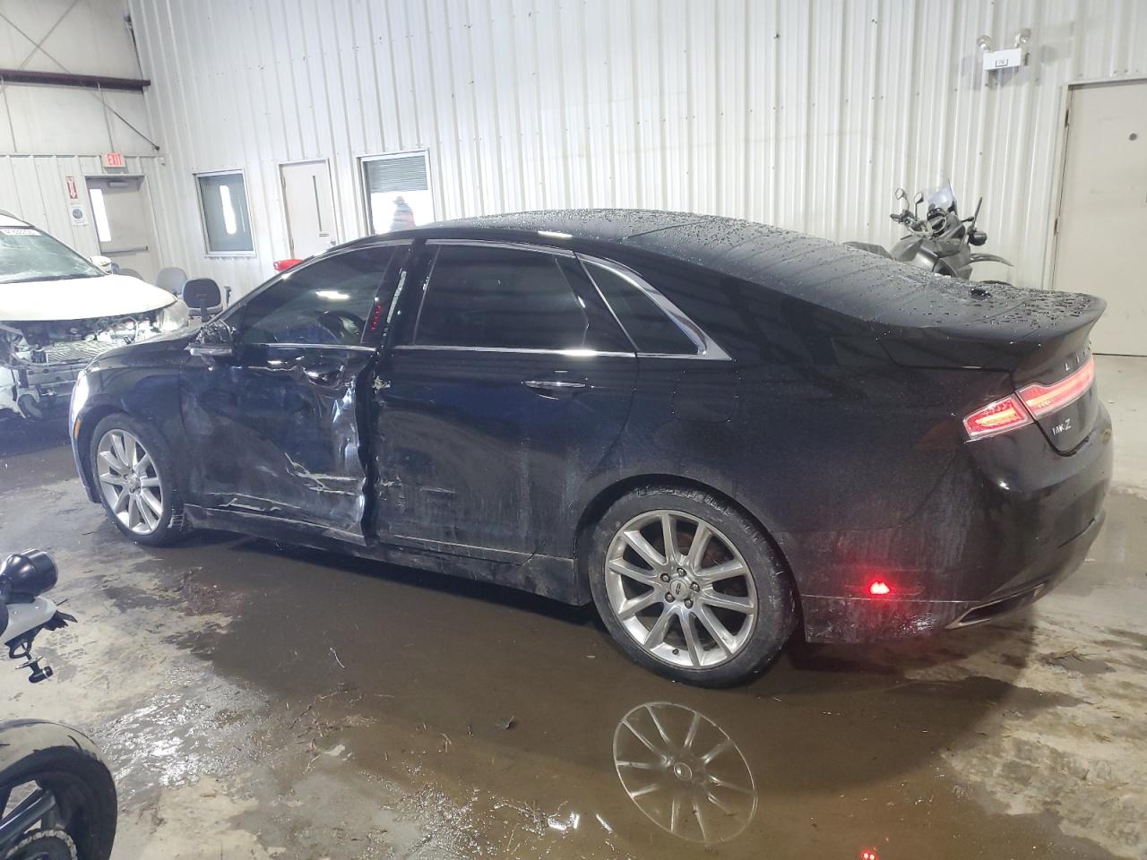 2016 Lincoln MKZ - Image 2