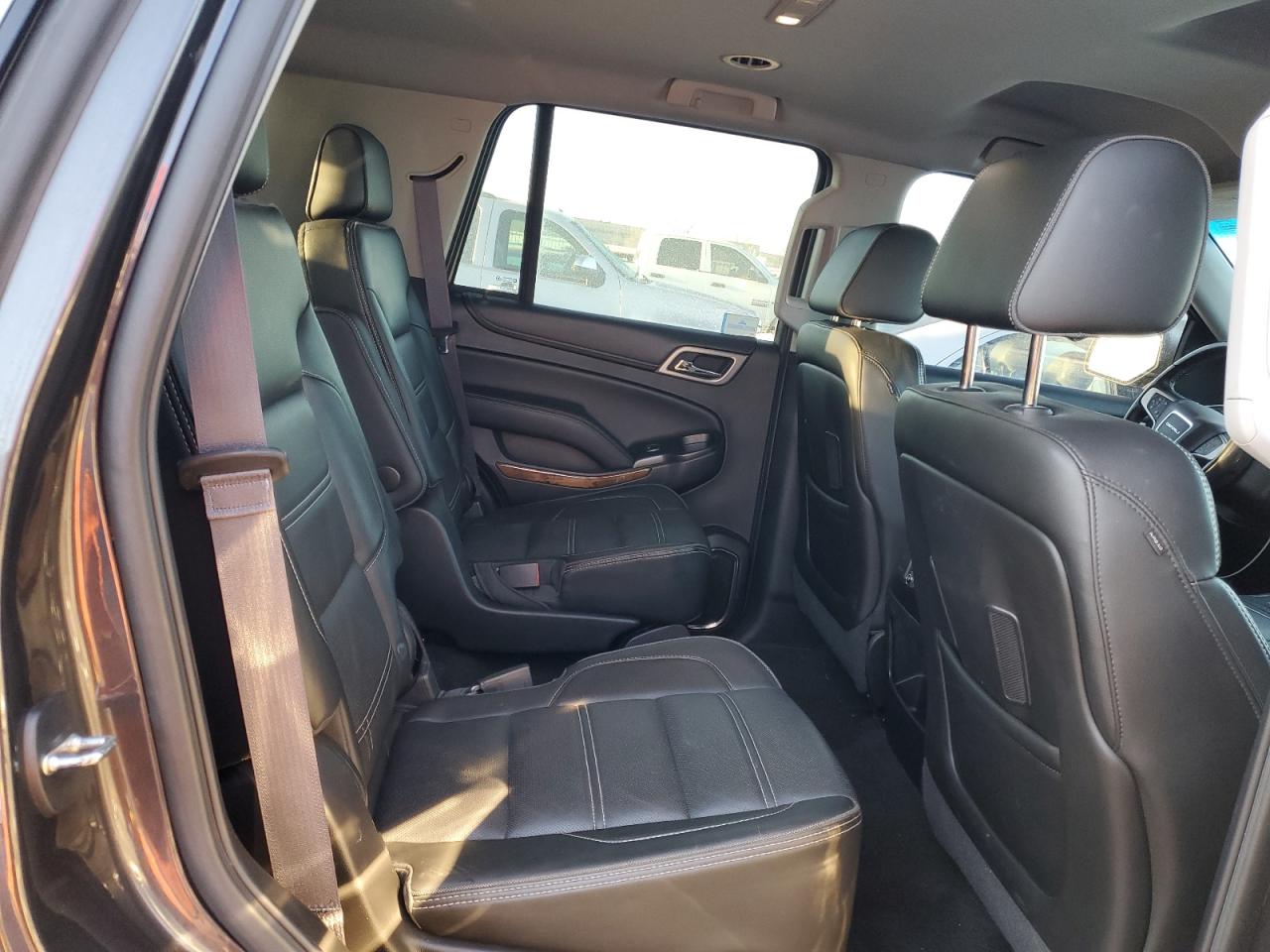 2015 GMC Yukon - Image 11