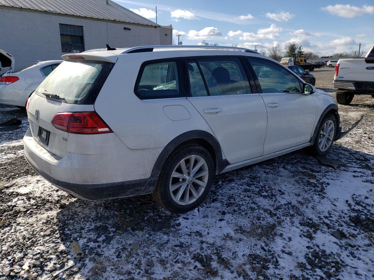 2017 Volkswagen Golf - Image 3