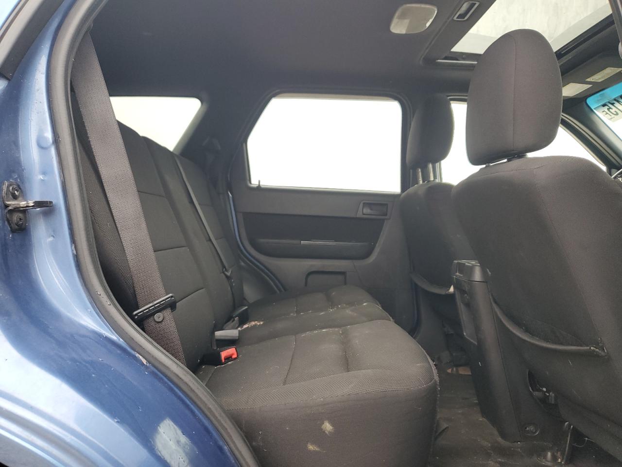 2010 Ford Escape - Image 11