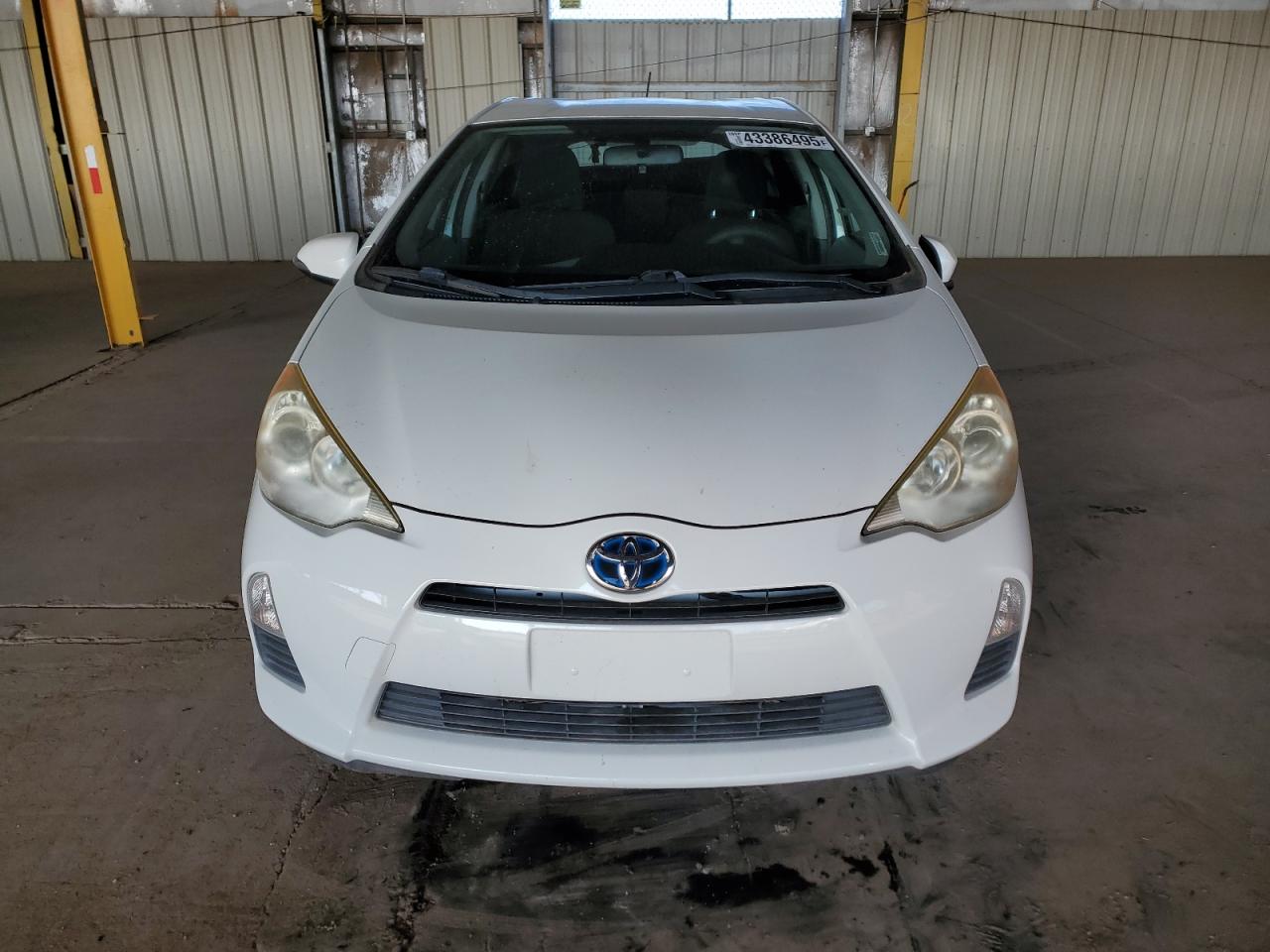 2012 Toyota Prius - Image 5