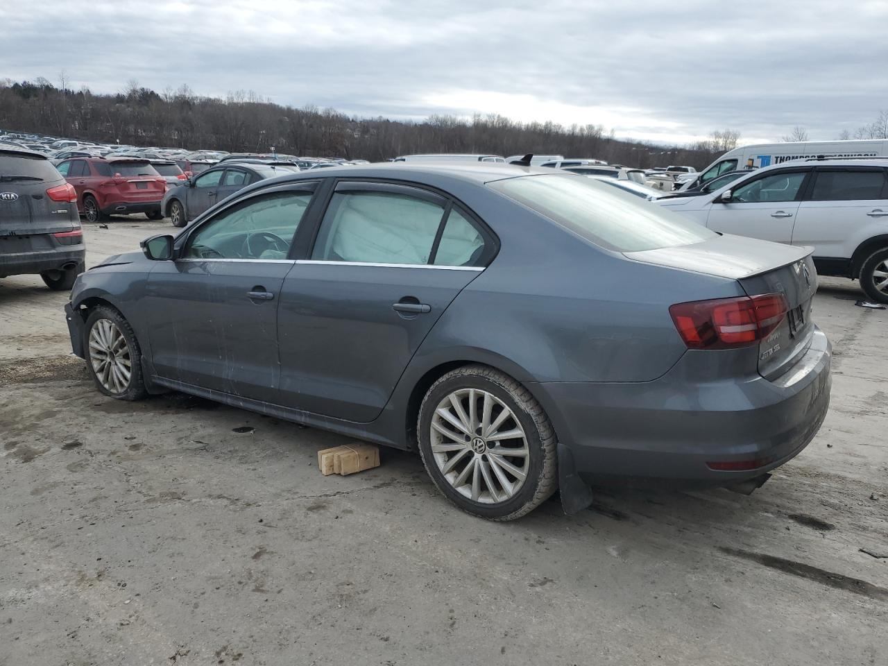 2016 Volkswagen Jetta - Image 2