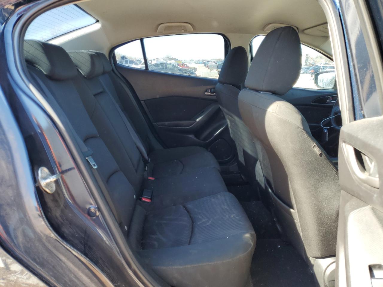 2016 Mazda 3 - Image 10