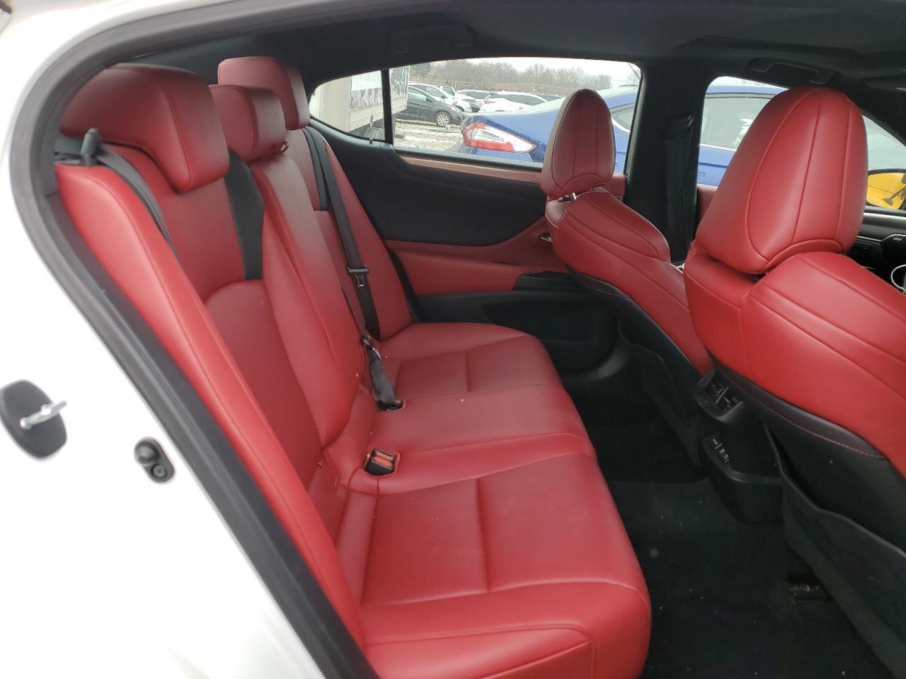 2019 Lexus ES - Image 10