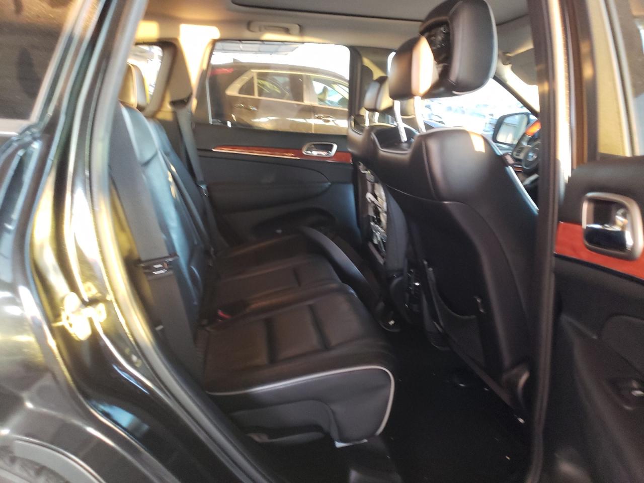 2013 Jeep Grand Cherokee - Image 10