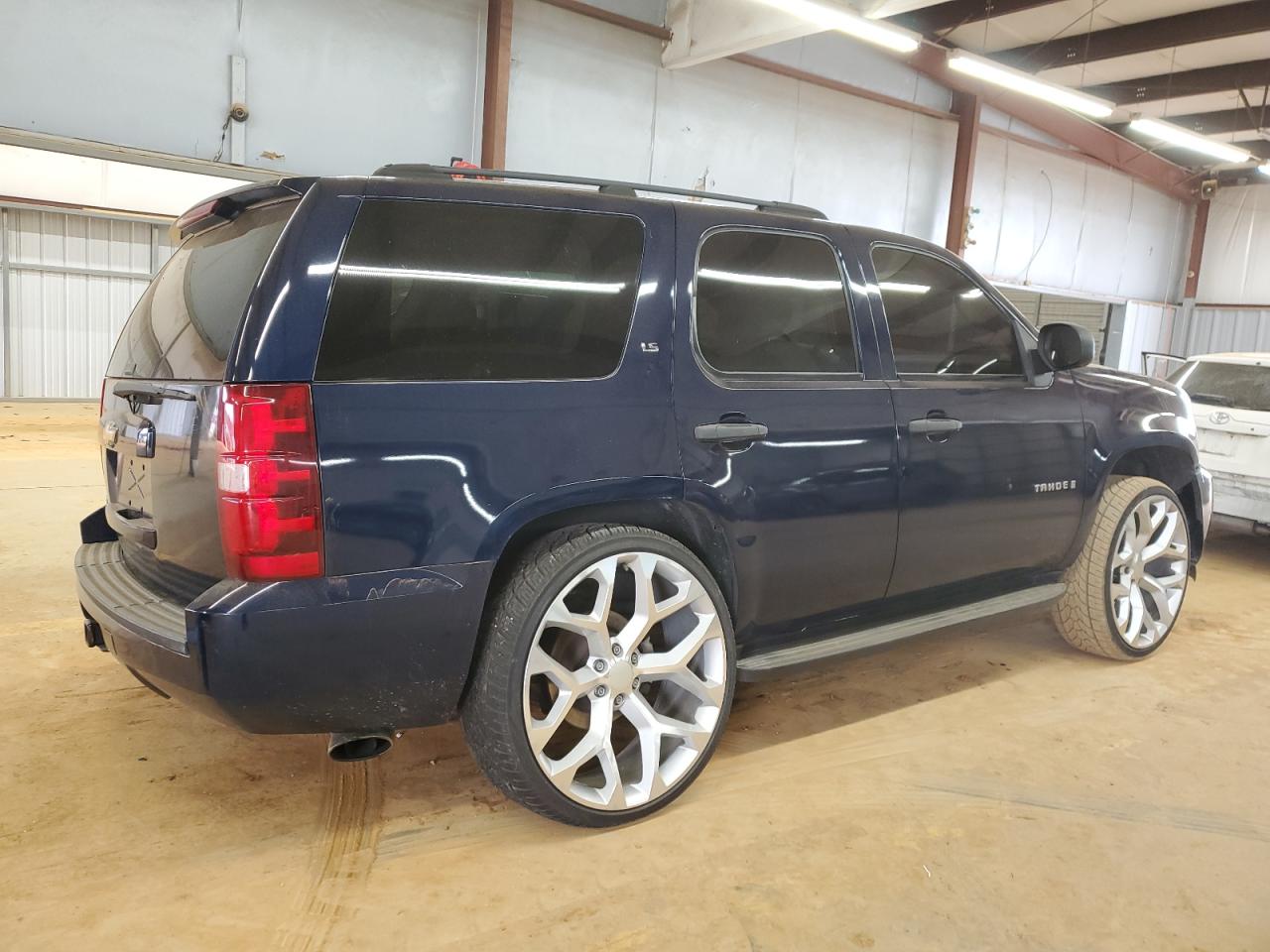 2007 Chevrolet Tahoe - Image 3