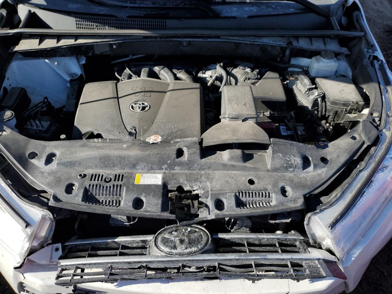 2019 Toyota Highlander - Image 12