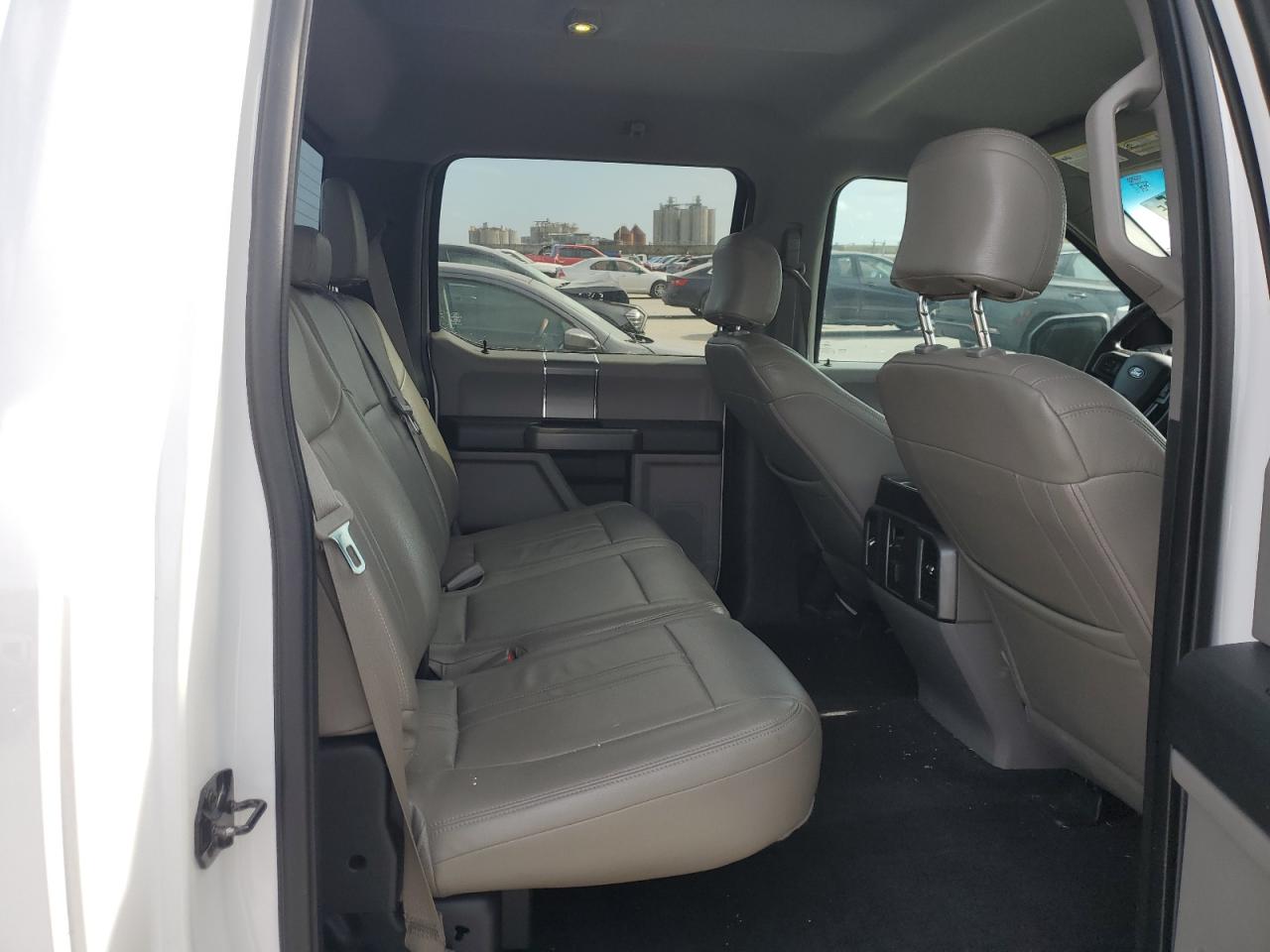 2015 Ford F-150 - Image 10