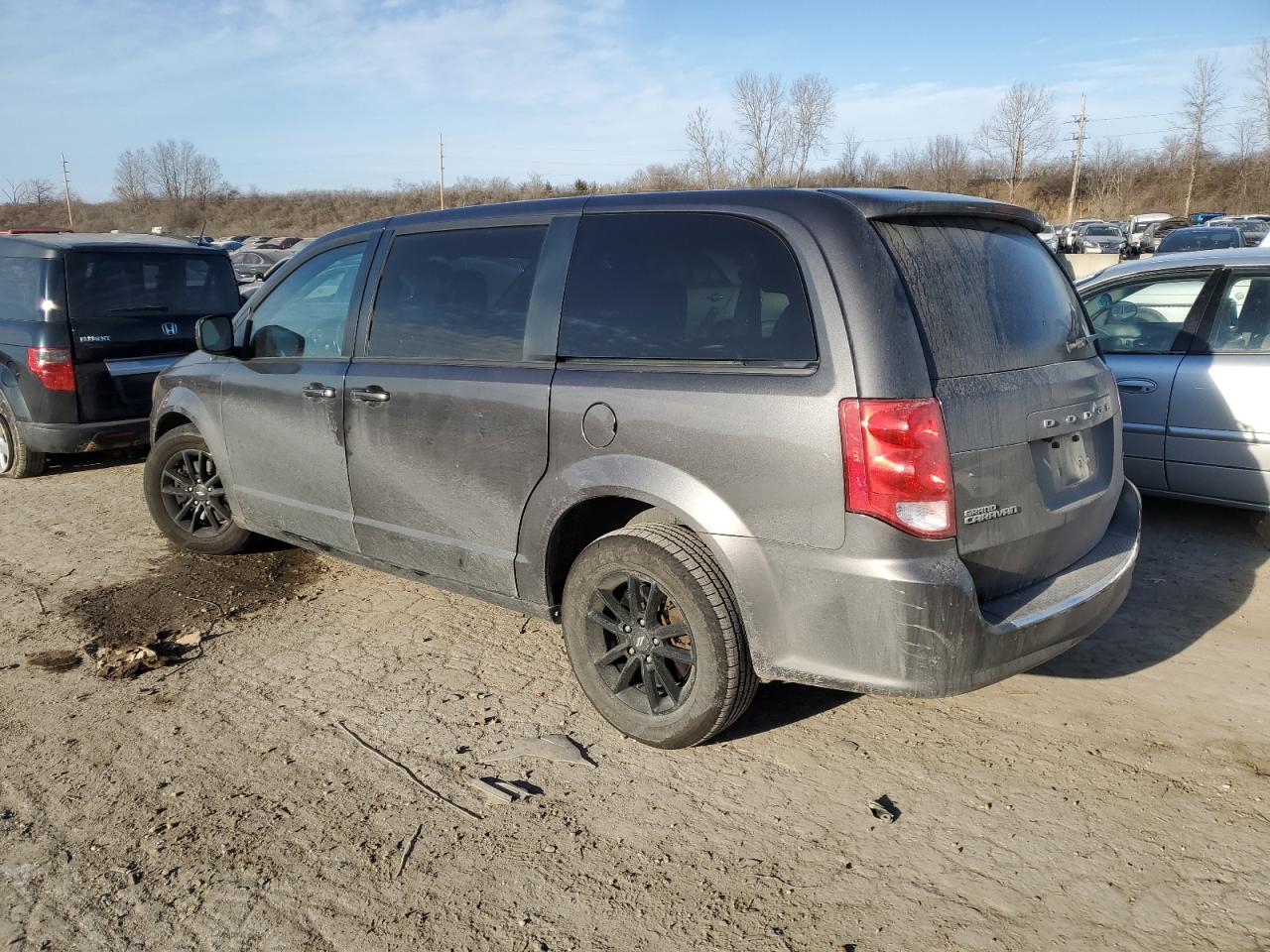 2019 Dodge Caravan - Image 2