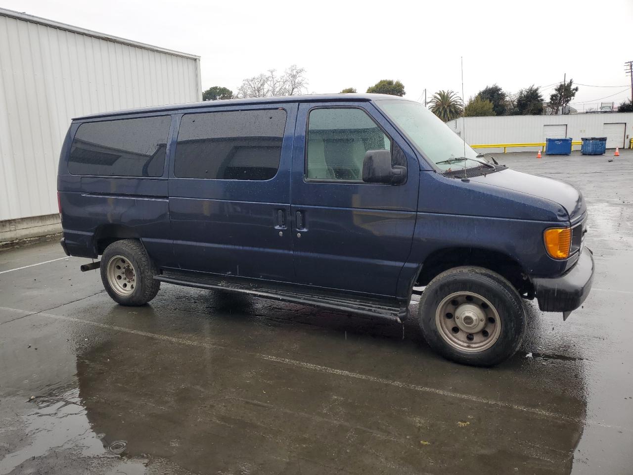 2005 Ford Econoline - Image 4