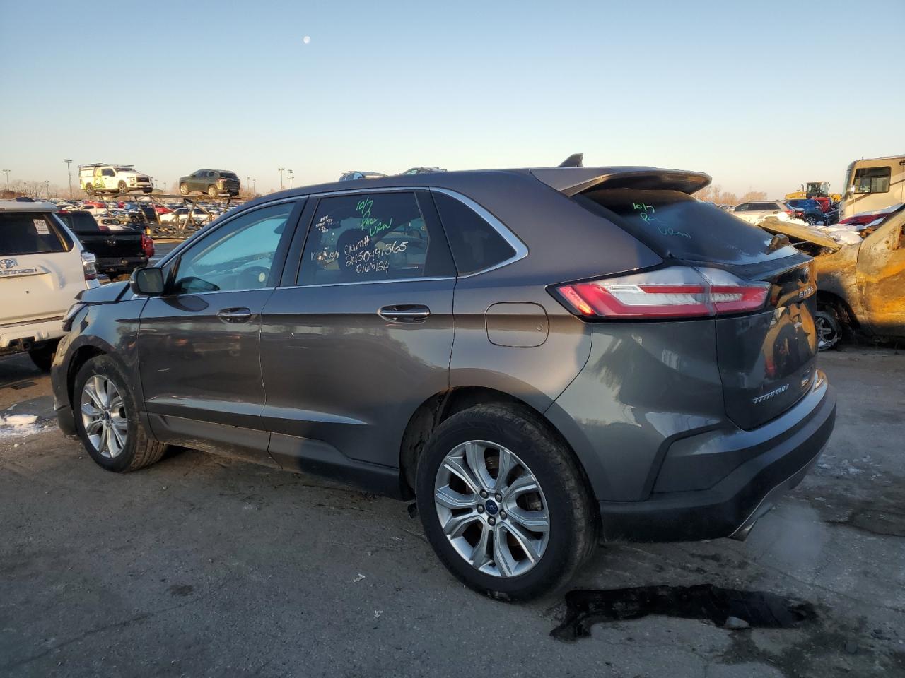 2022 Ford Edge - Image 2