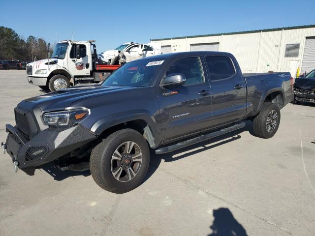 Pickups TOYOTA TACOMA 2017 Szary