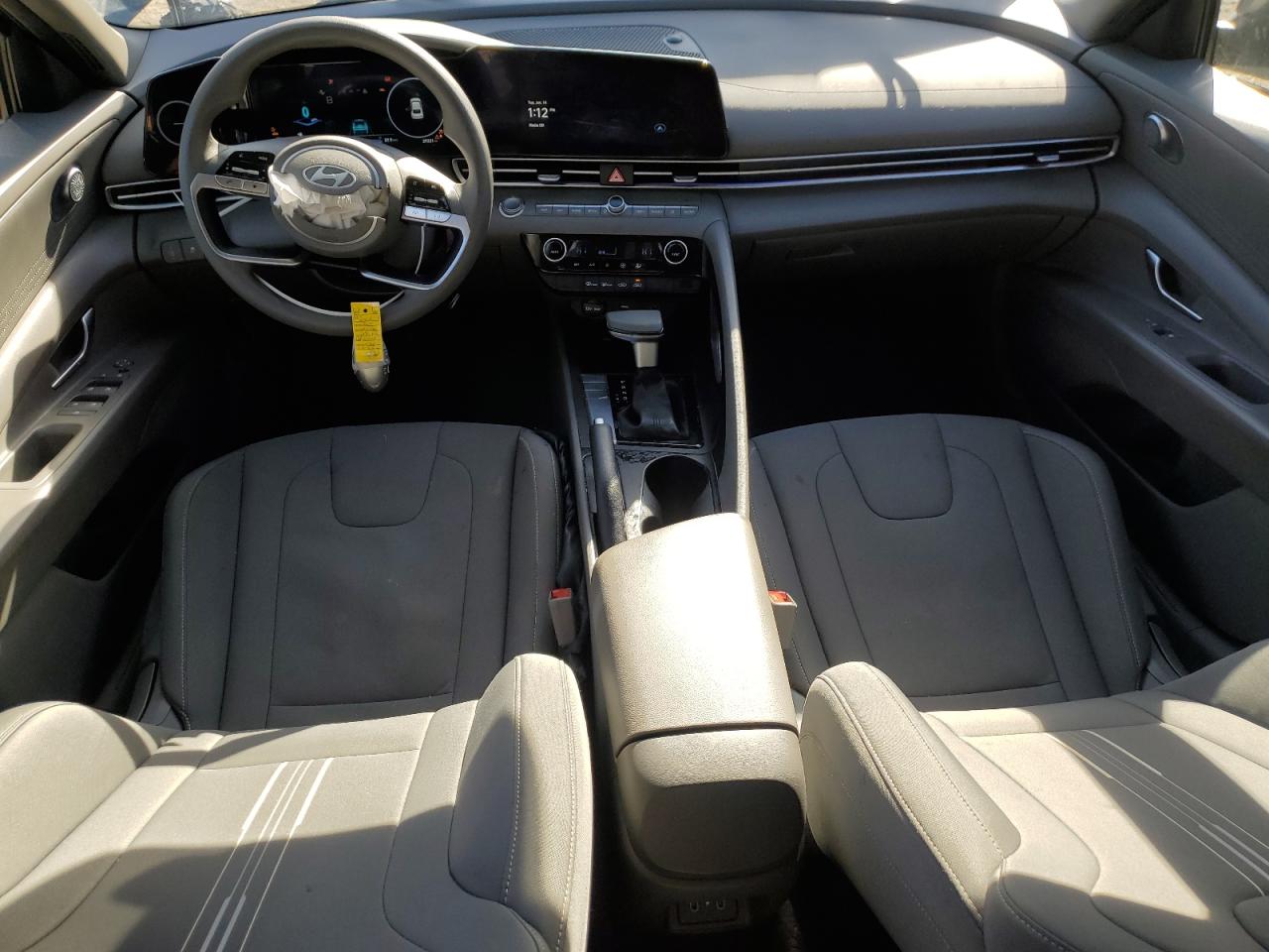 2024 Hyundai Elantra - Image 8