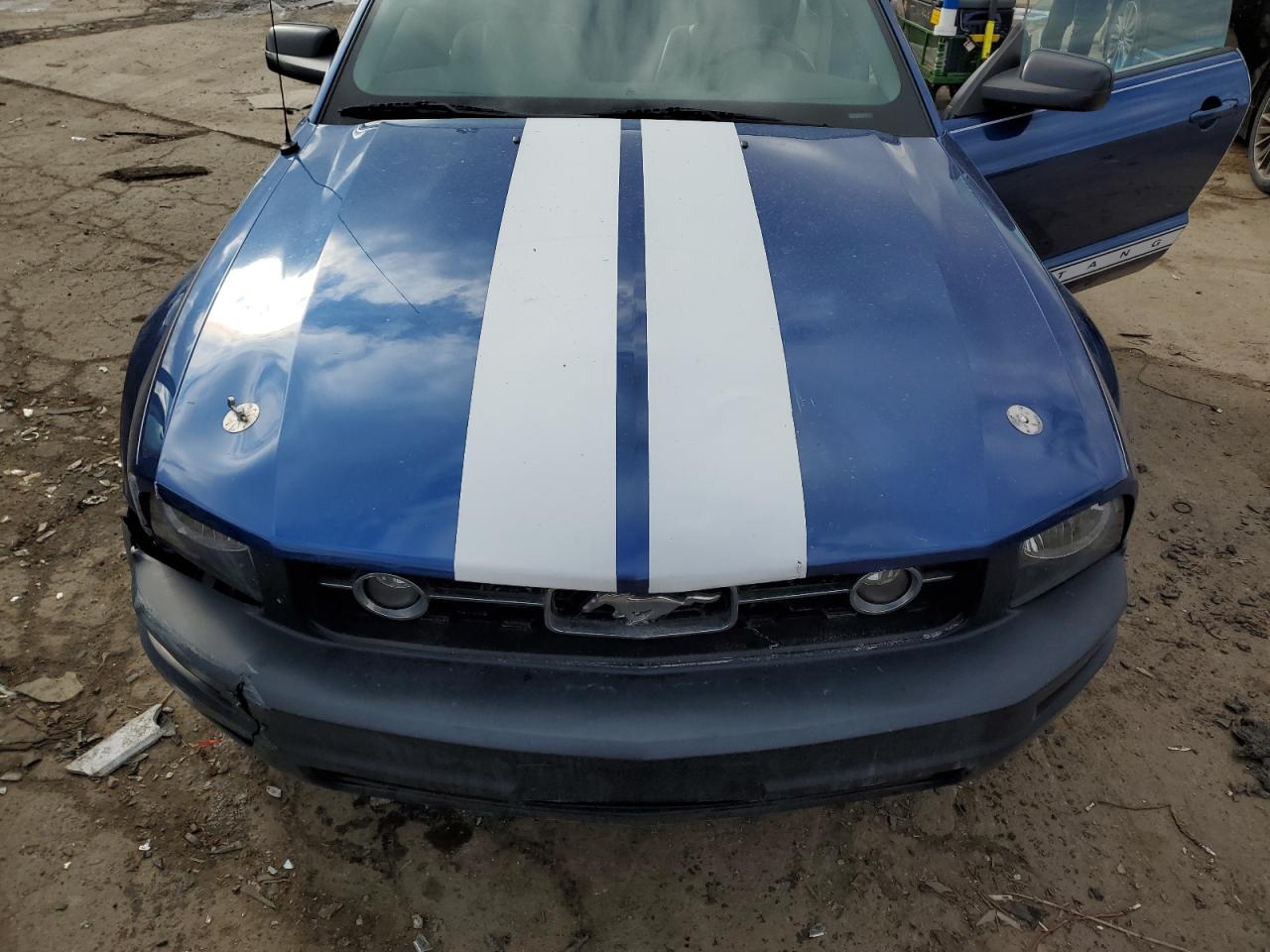 2007 Ford Mustang - Image 11