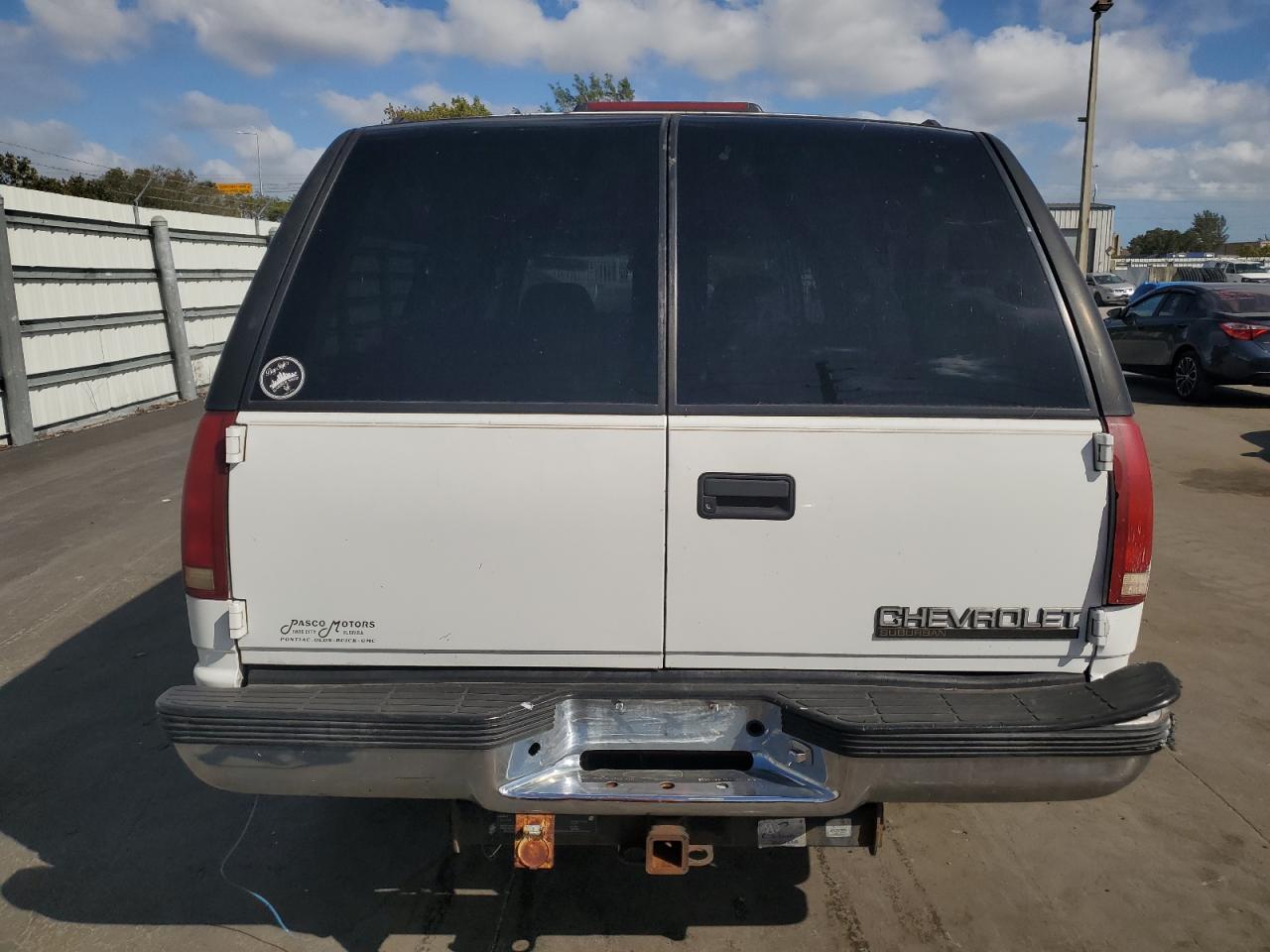 1999 Chevrolet Suburban - Image 6
