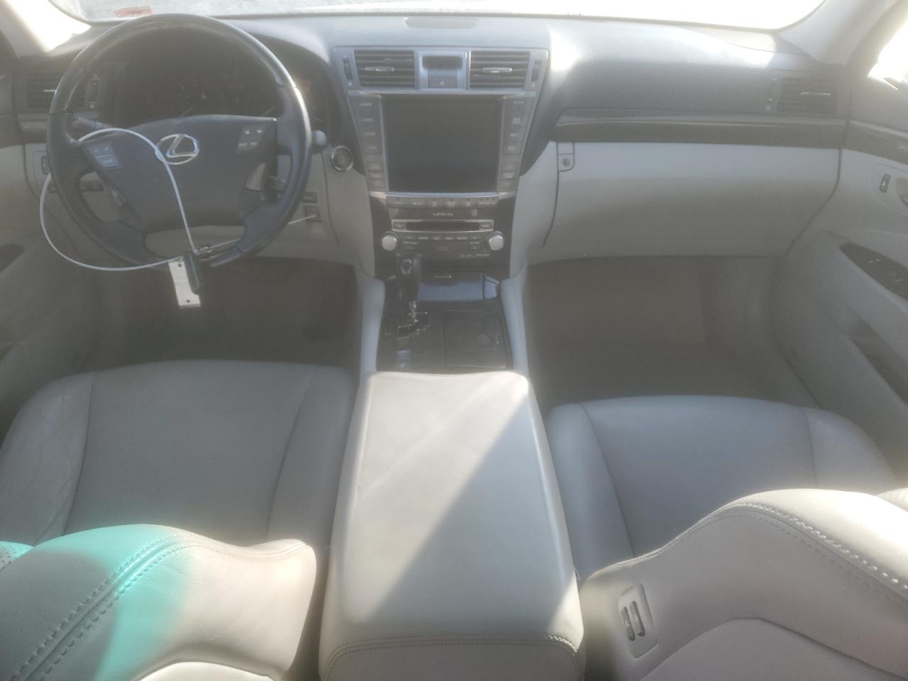 2012 Lexus LS - Image 8