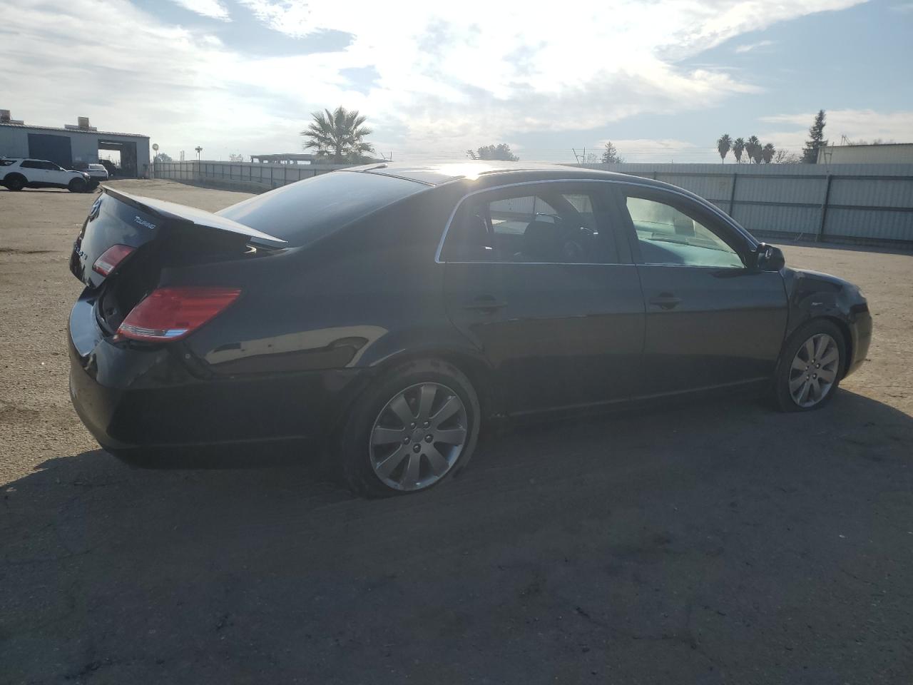 2006 Toyota Avalon - Image 3