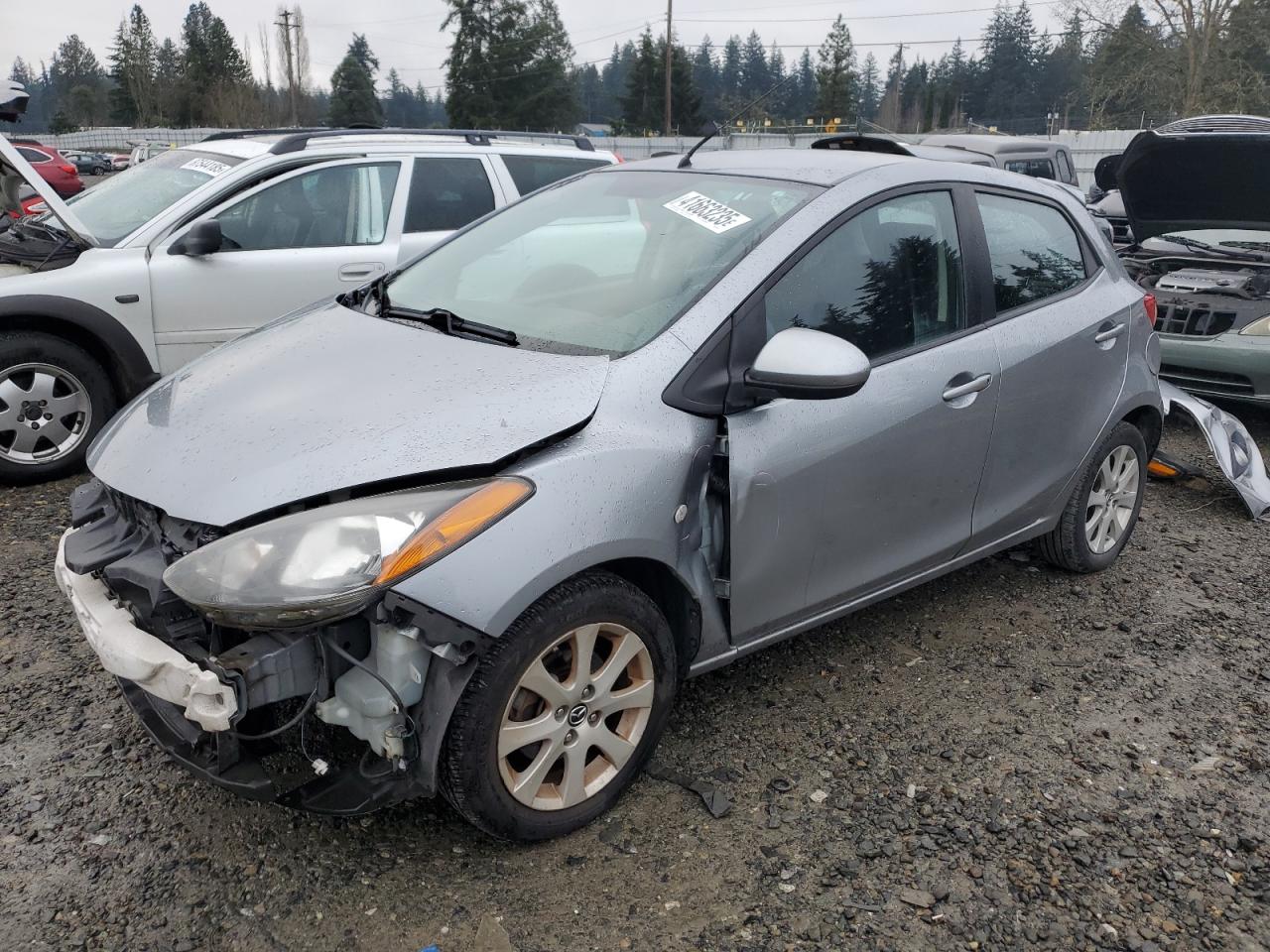 2013 MAZDA 2