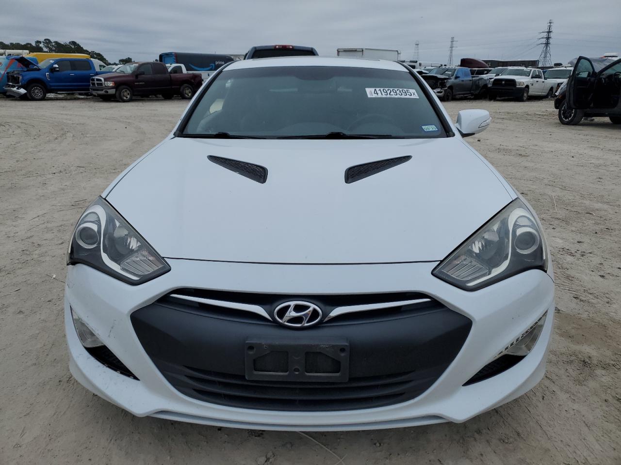2016 Hyundai Genesis - Image 5