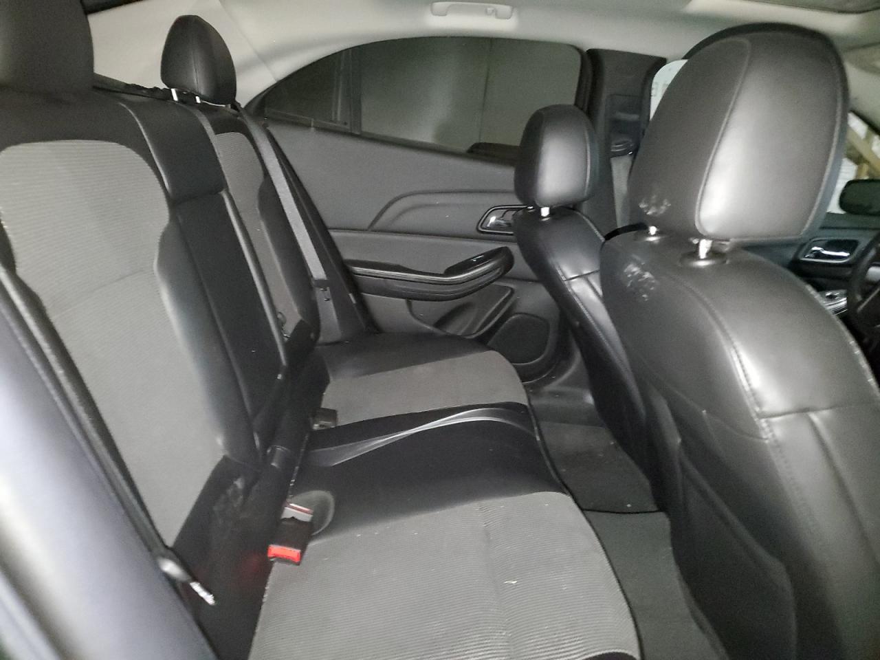 2016 Chevrolet Malibu - Image 10