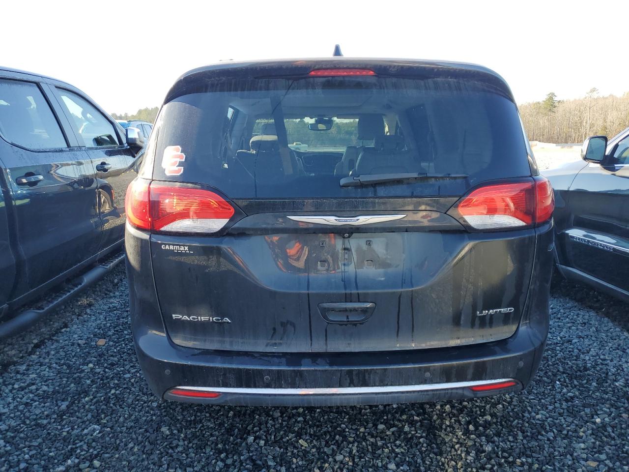 2018 Chrysler Pacifica - Image 6