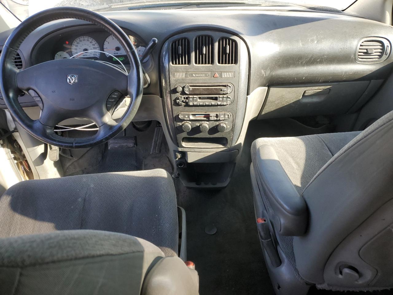 2005 Dodge Caravan - Image 8