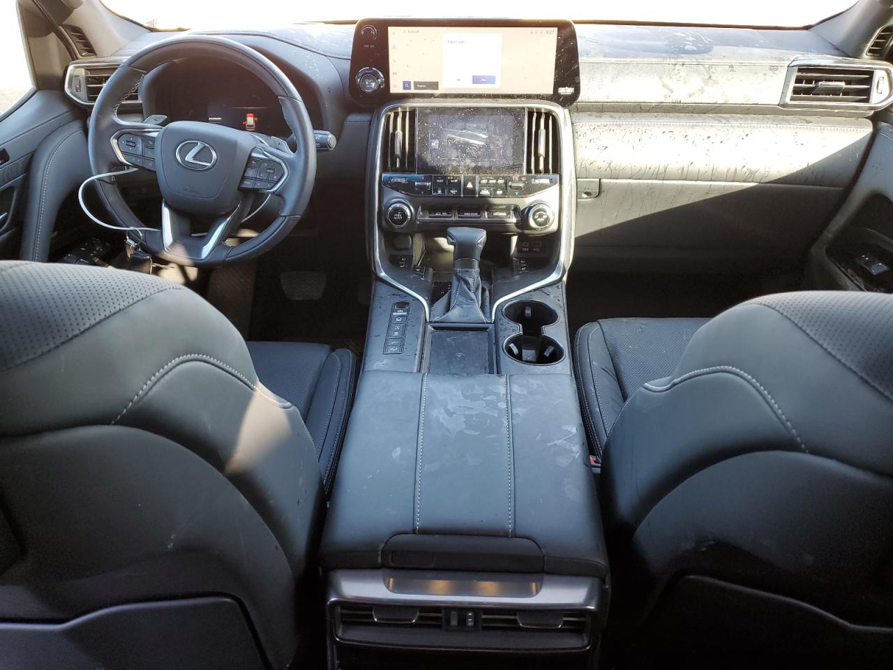 2023 Lexus LX - Image 8
