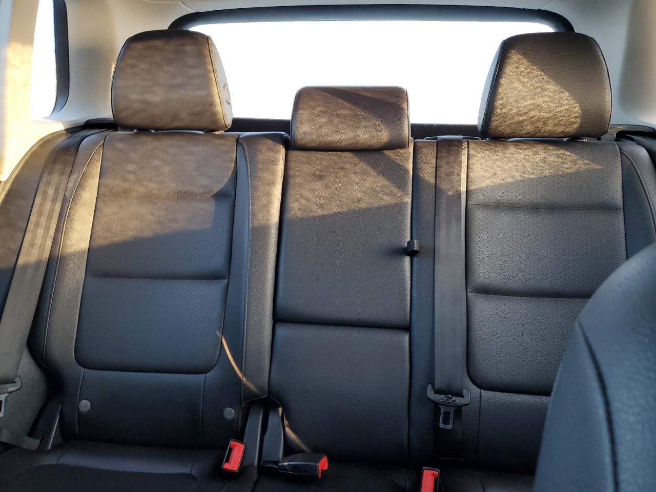 2017 Volkswagen Tiguan - Image 10