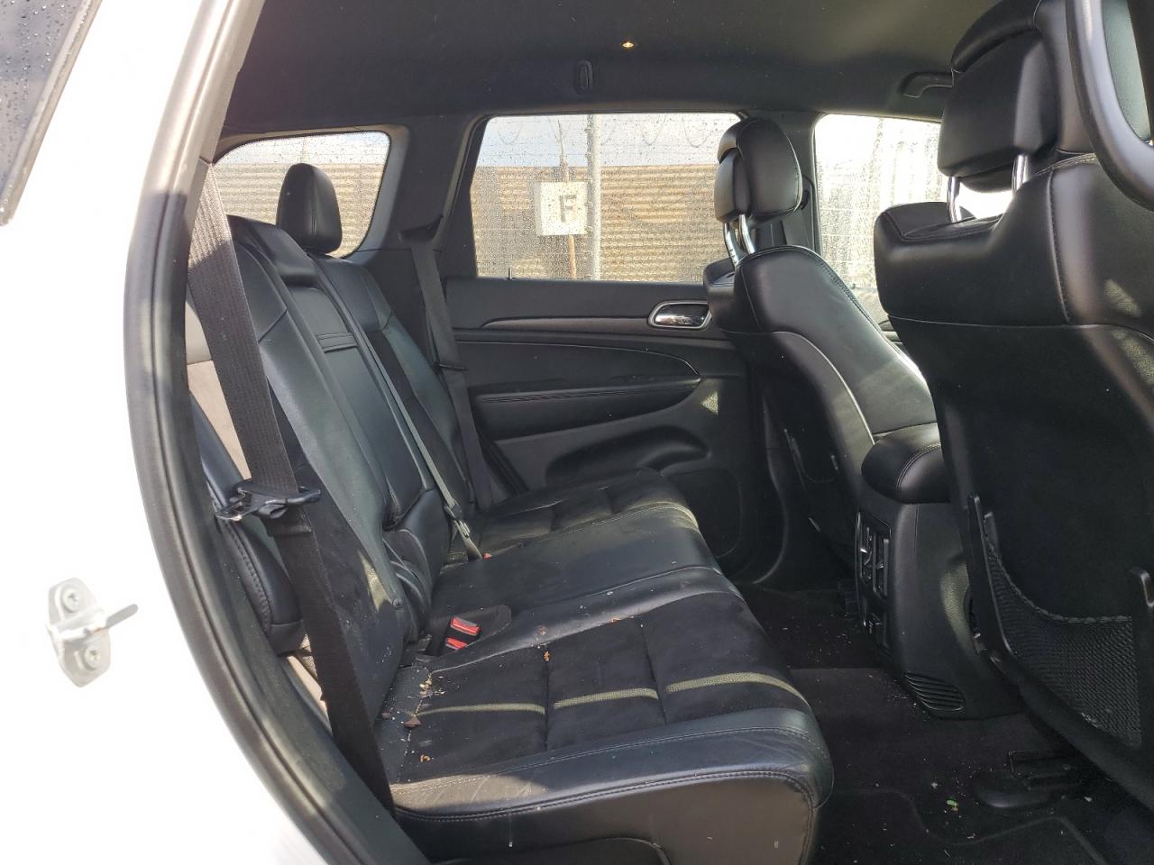 2017 Jeep Grand Cherokee - Image 11