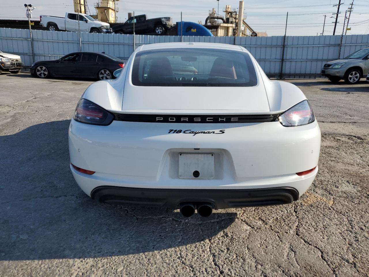 2018 Porsche Cayman - Image 6