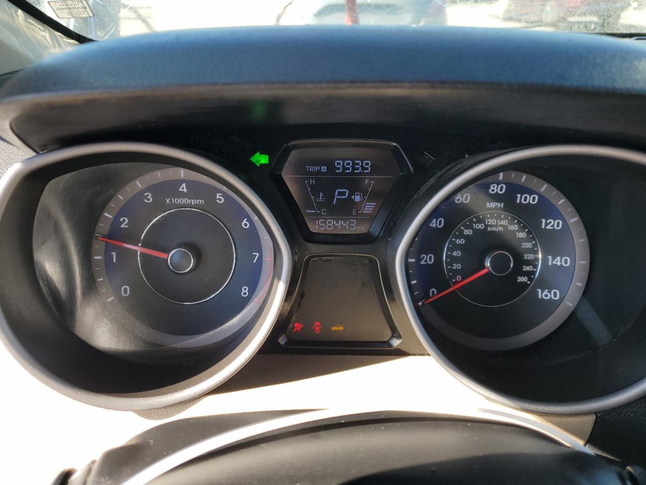 2015 Hyundai Elantra - Image 9