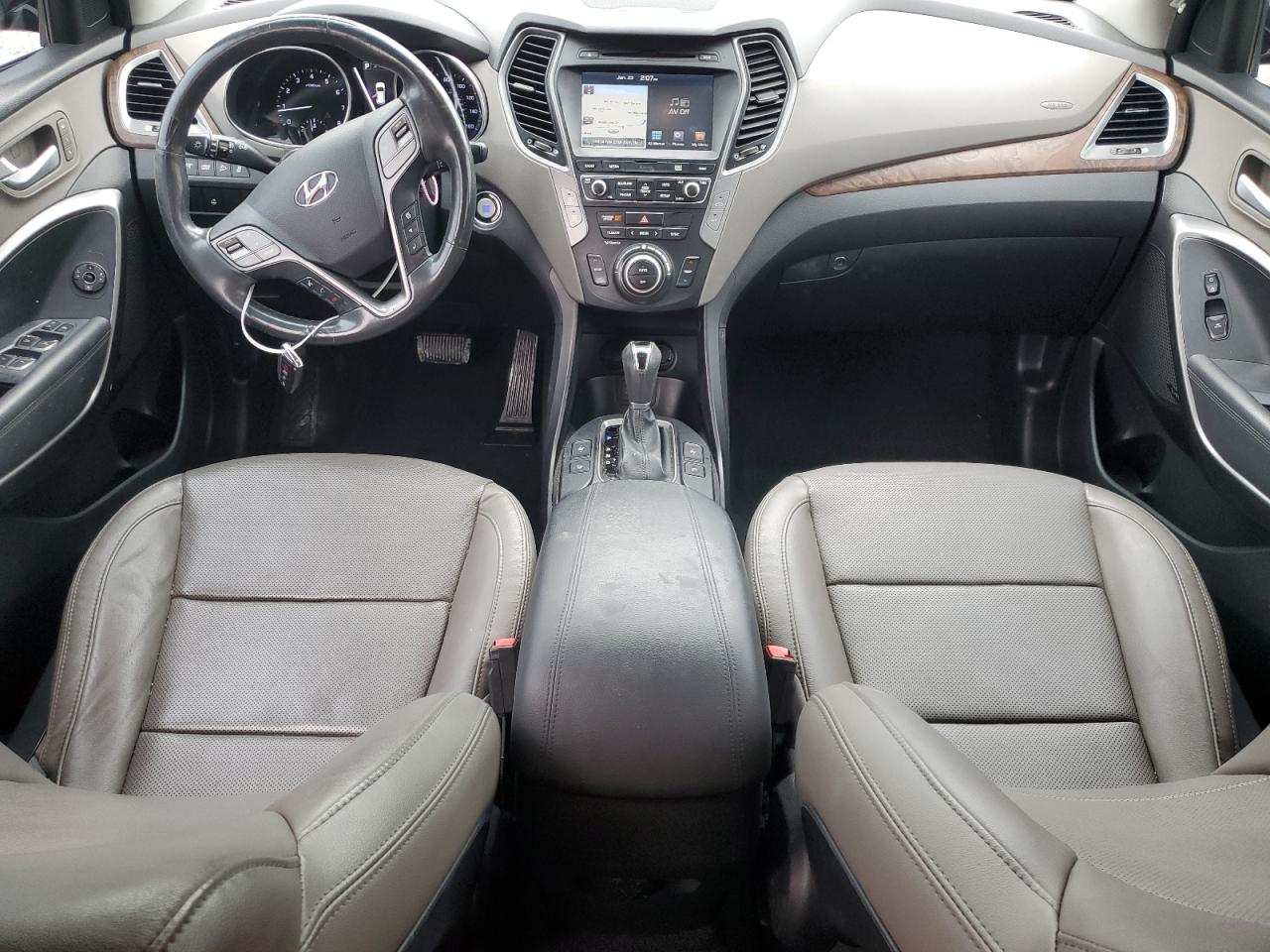 2018 Hyundai Santa Fe - Image 8