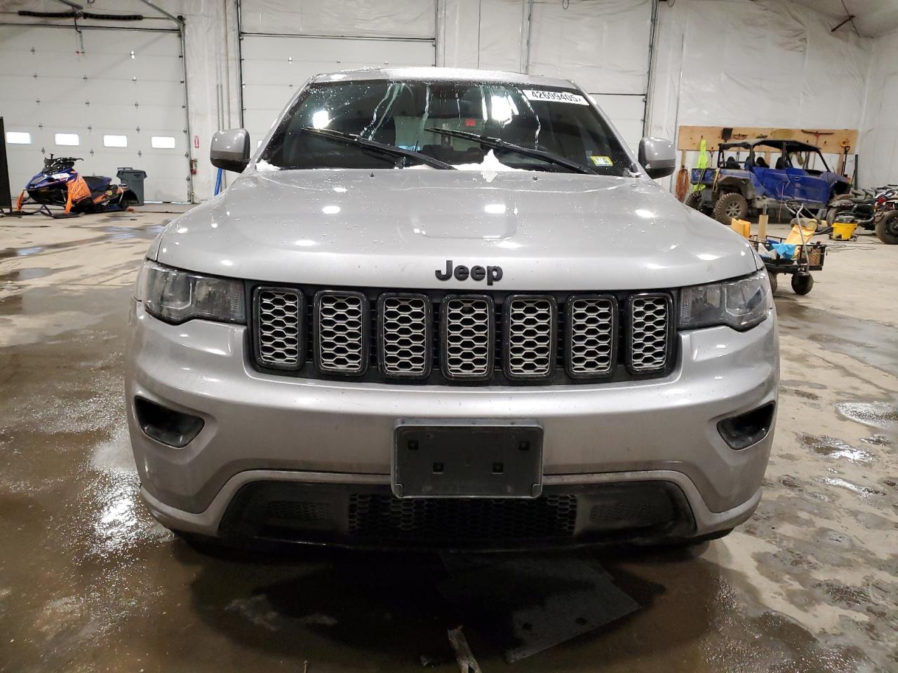 2017 Jeep Grand Cherokee - Image 5
