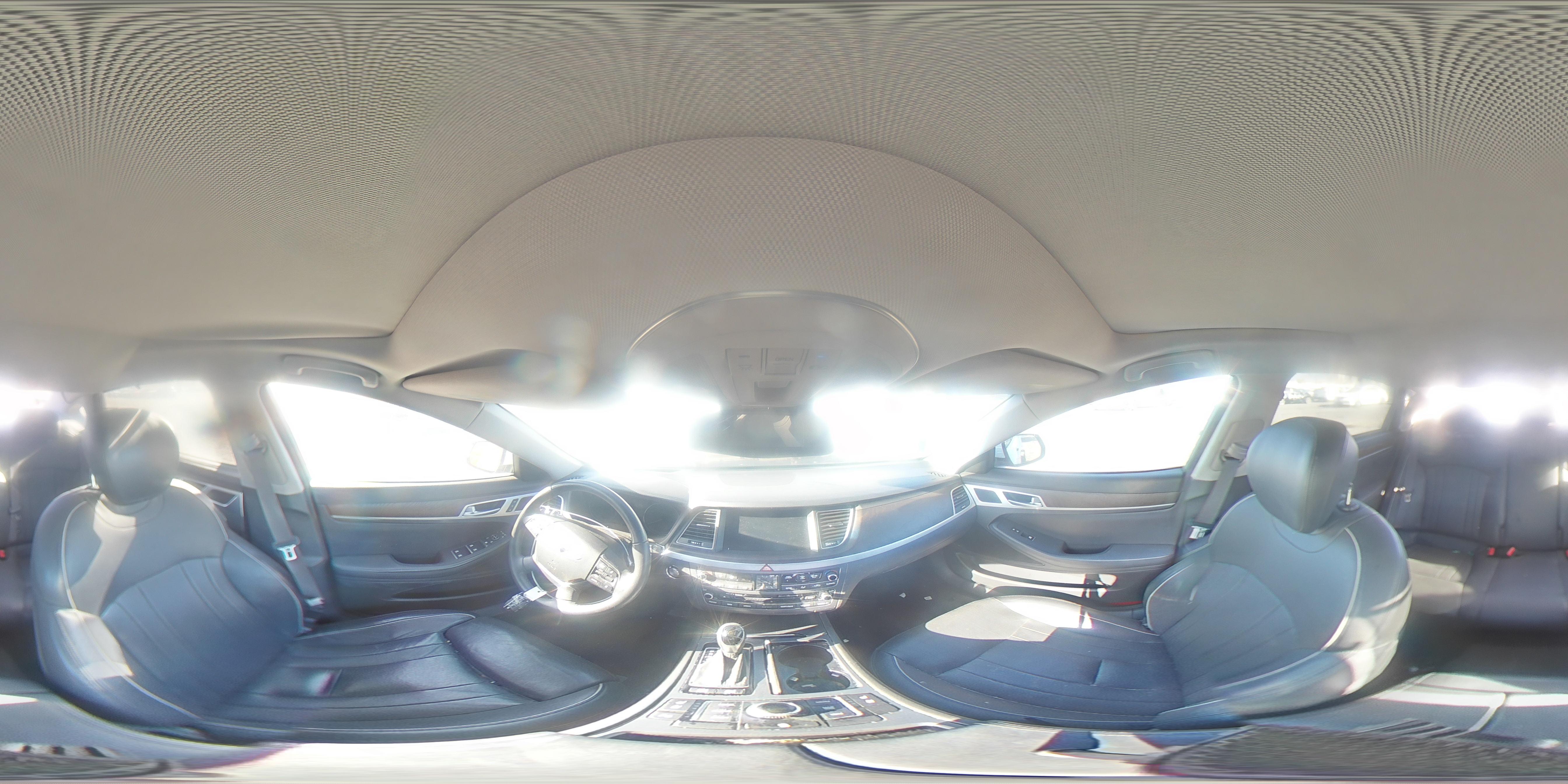 2015 Hyundai Genesis - Image 12