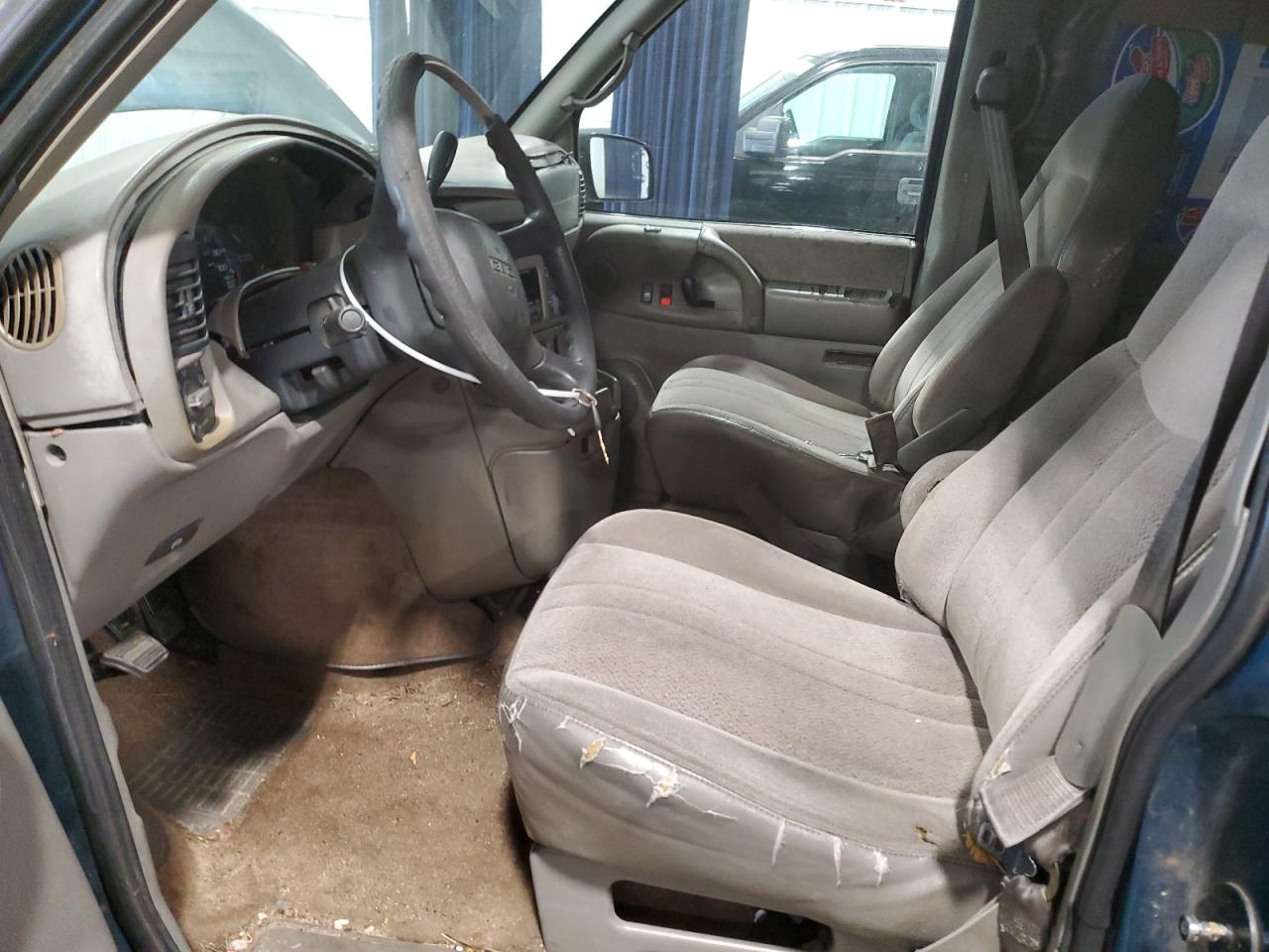 2000 GMC Safari - Image 7