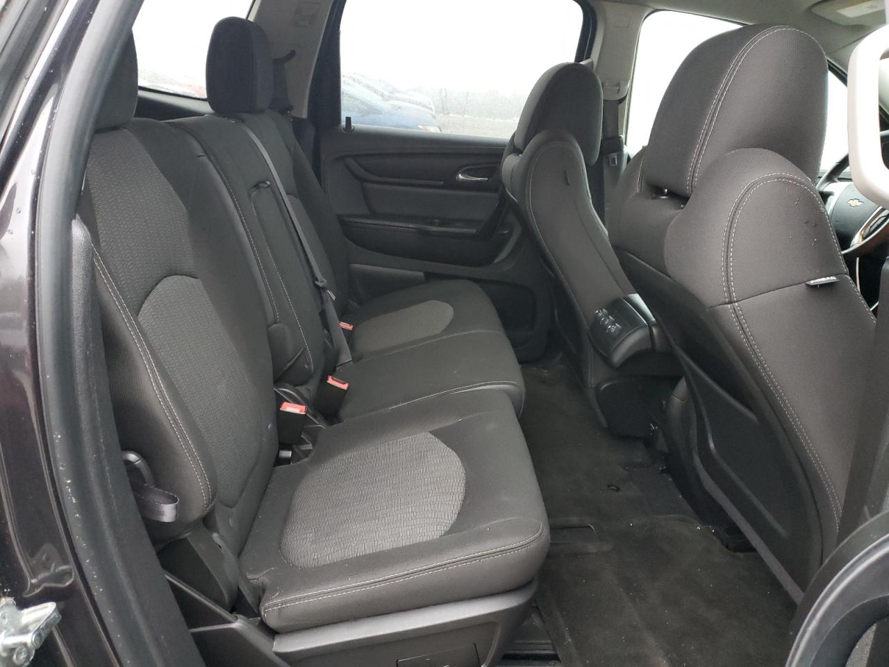 2015 Chevrolet Traverse - Image 11