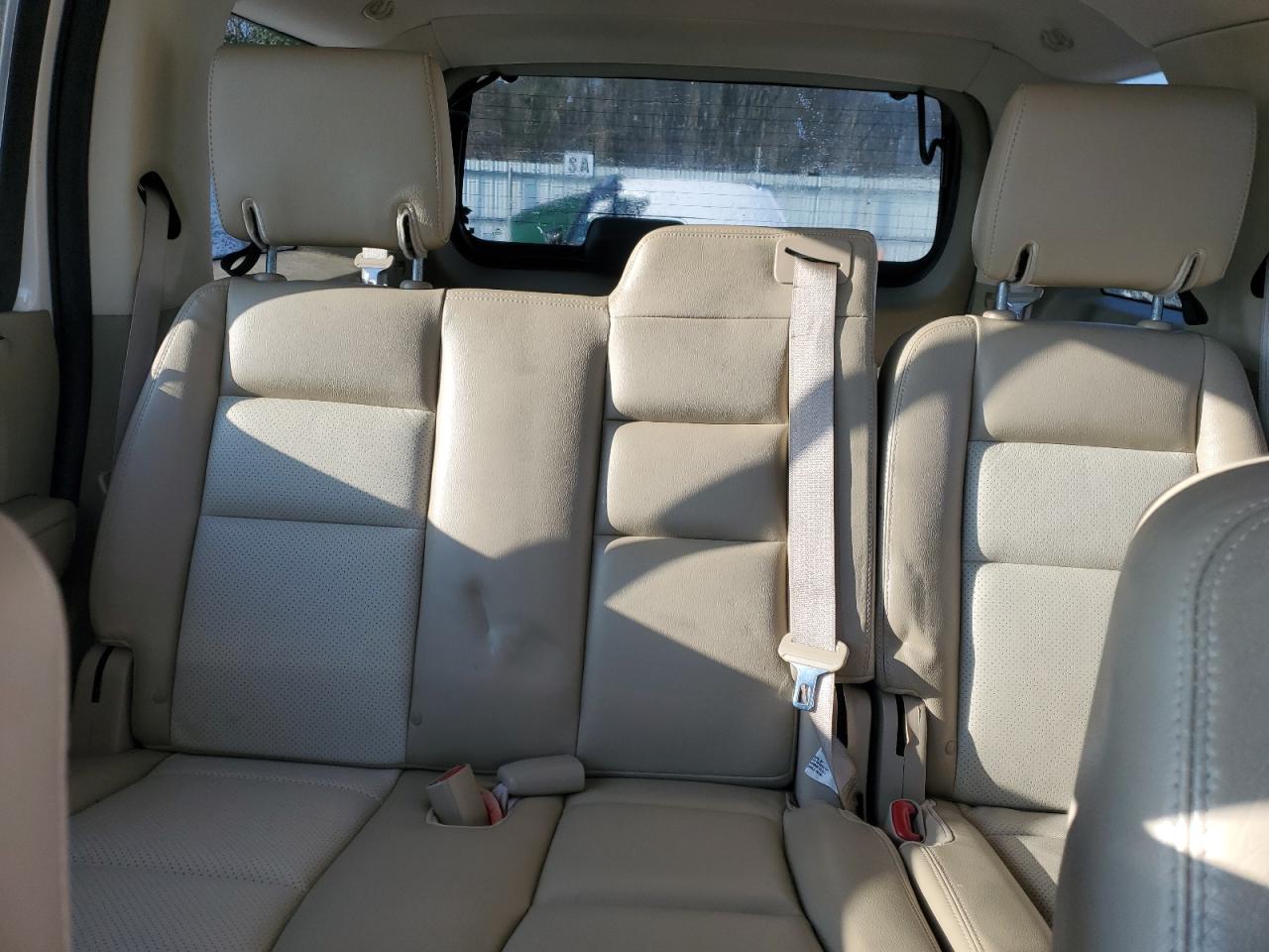 2010 Ford Explorer - Image 10