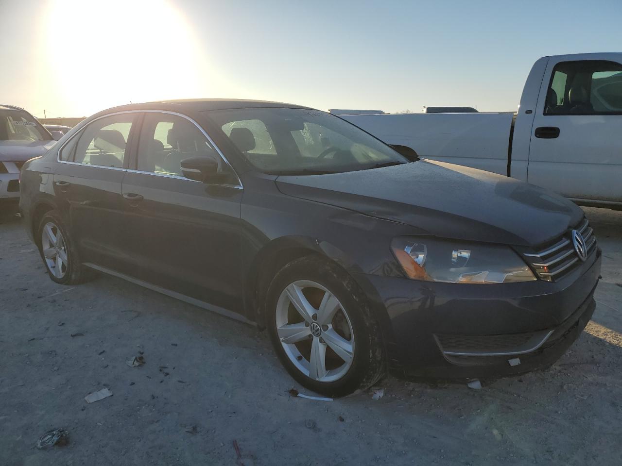 2014 Volkswagen Passat - Image 4