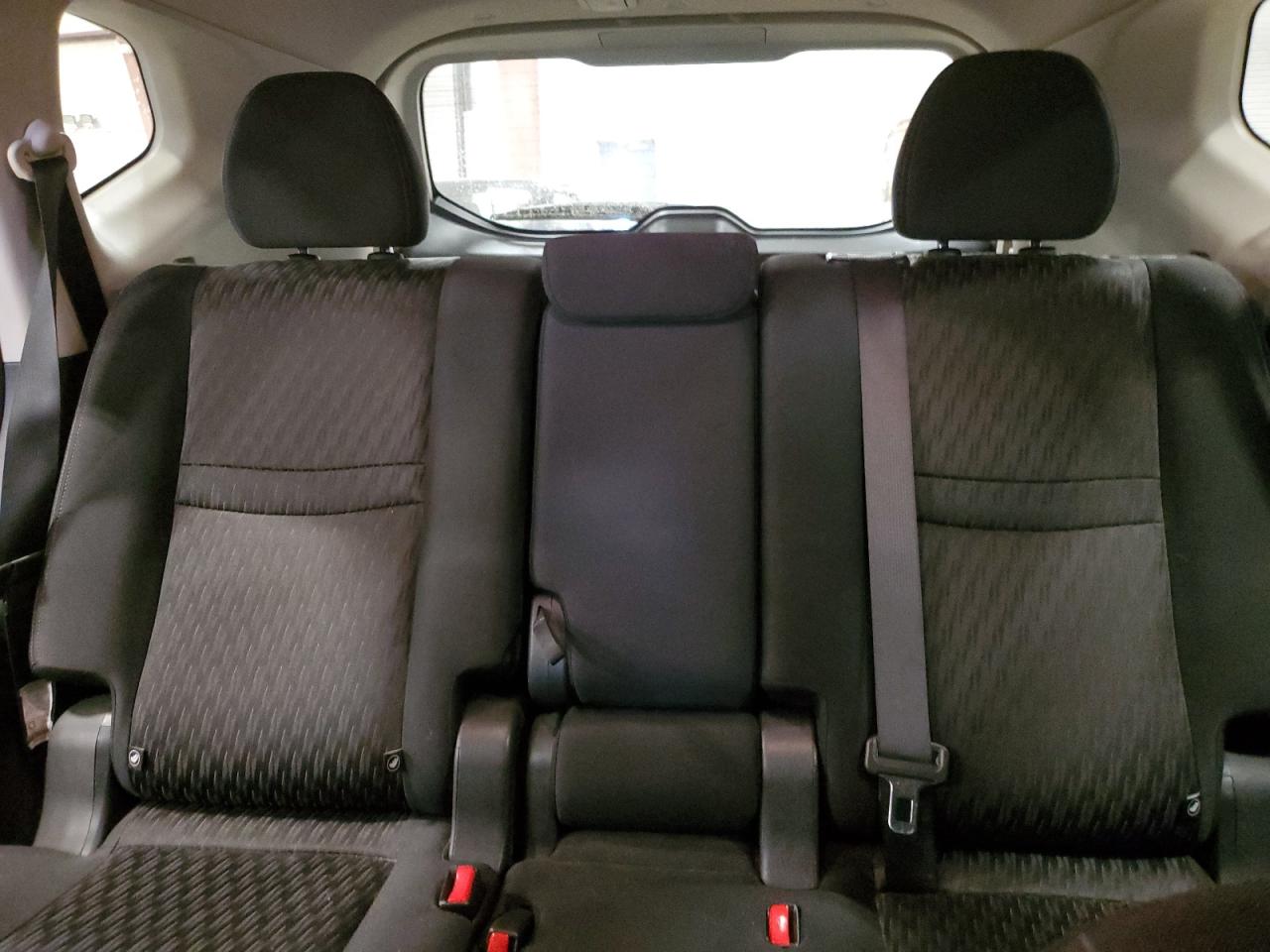 2017 Nissan Rogue - Image 10
