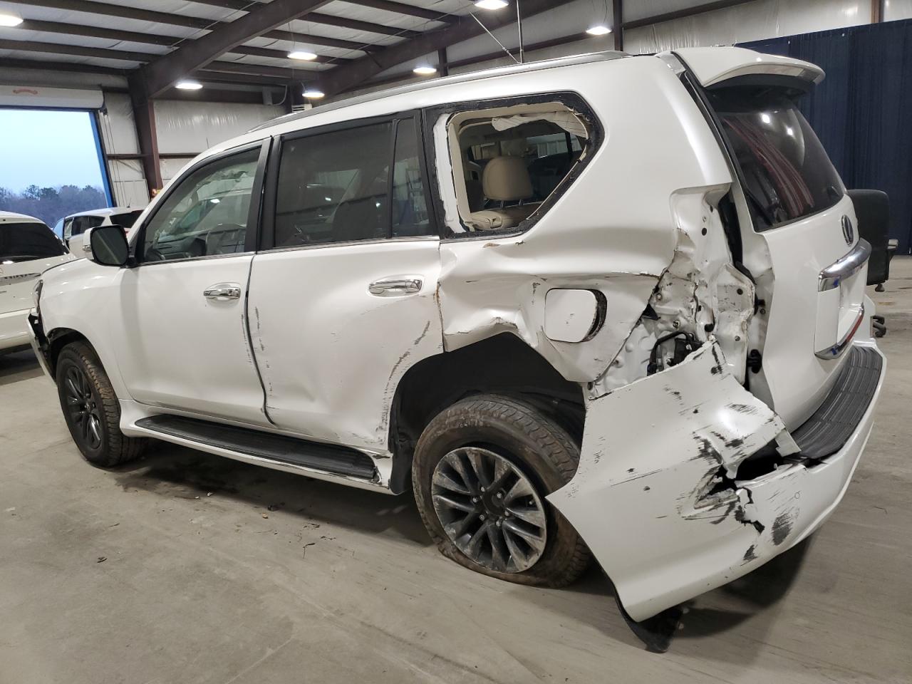 2021 Lexus GX - Image 2
