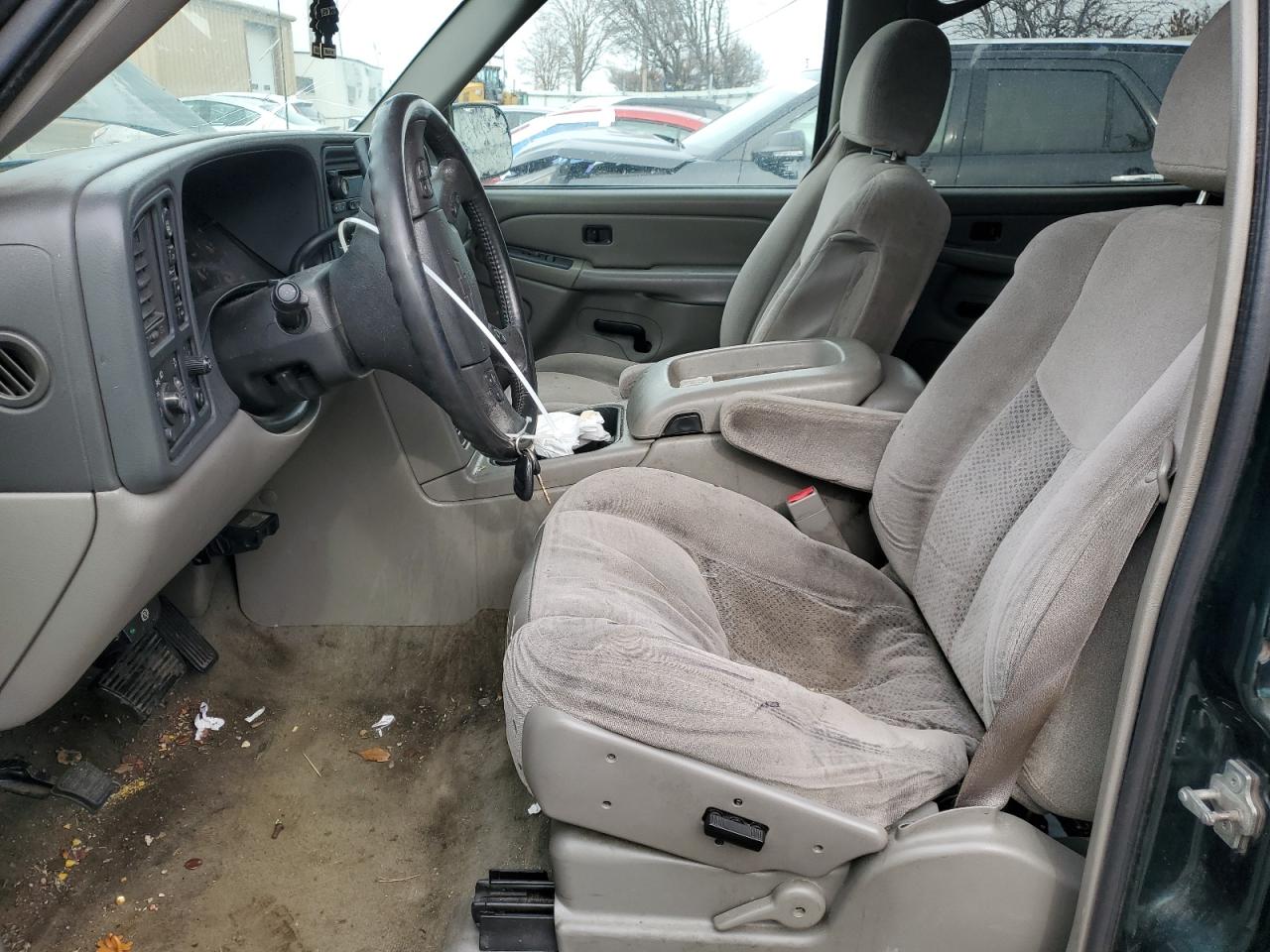 2004 Chevrolet Suburban - Image 7