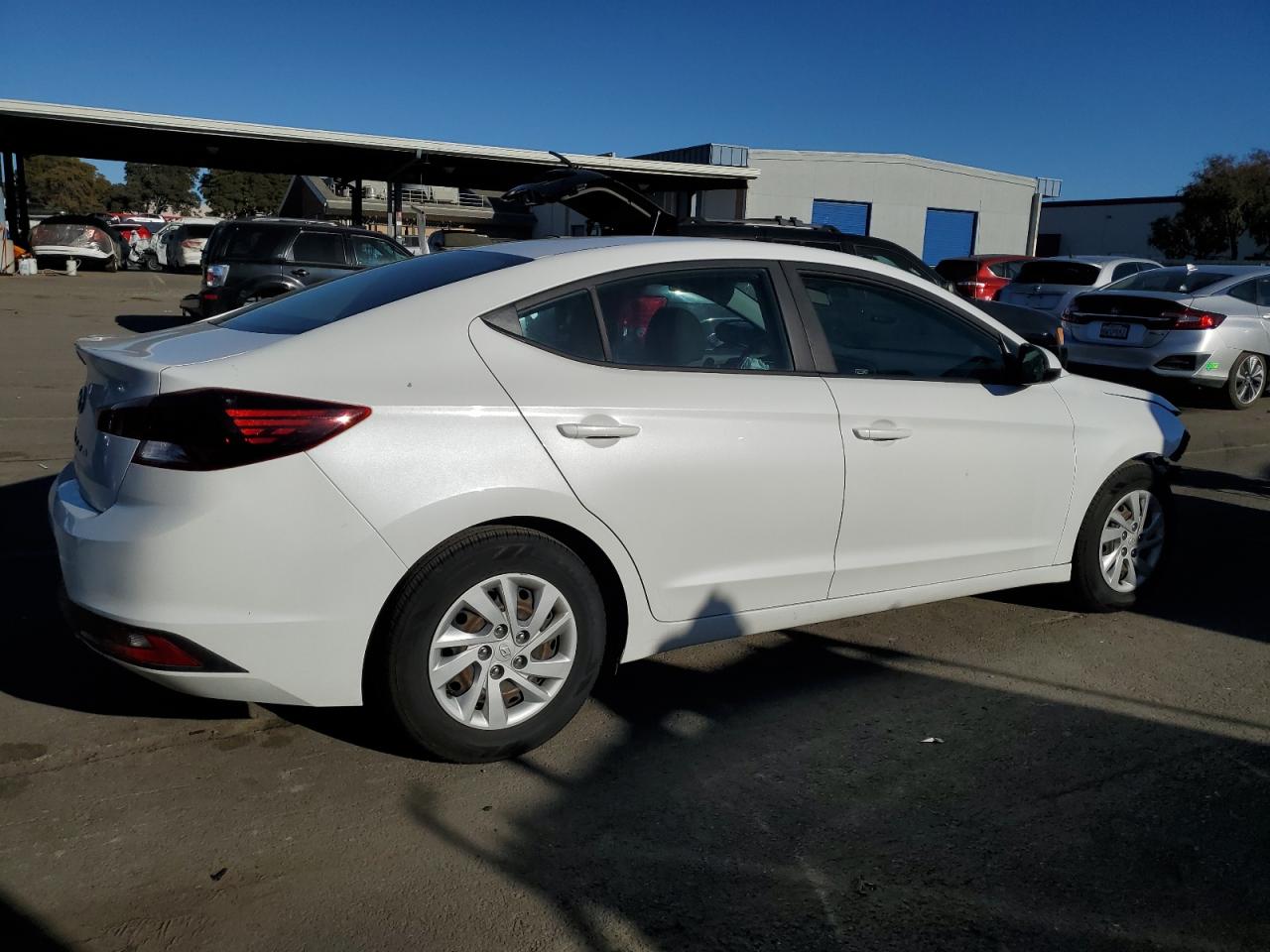2019 Hyundai Elantra - Image 3