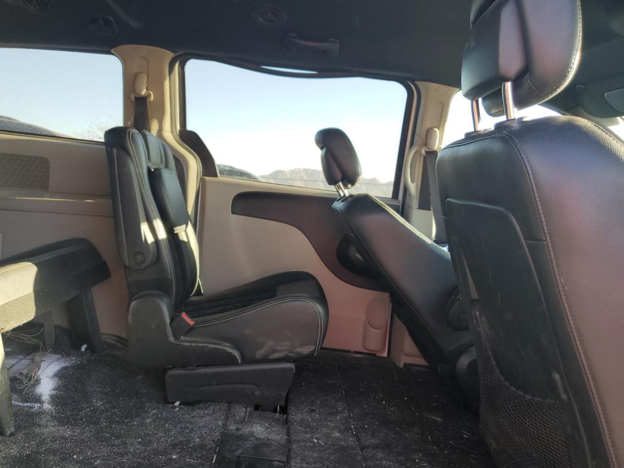 2018 Dodge Caravan - Image 11